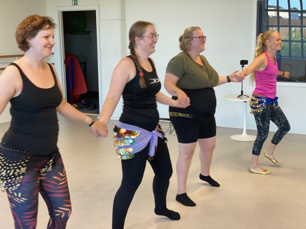 Mavedans undervisning i Kolding